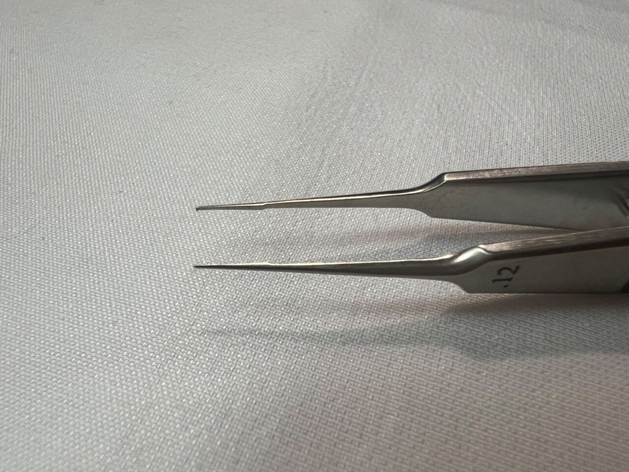 ACCUTOME AF5180C Castroviejo Straight Suture Tying Forceps 1x2 Teeth 4-1/4" L — photo 2