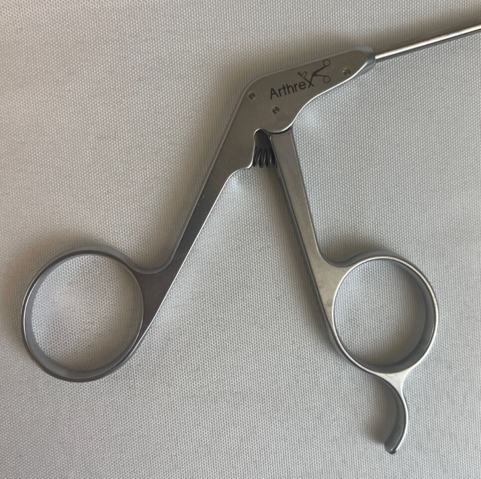 ARTHREX AR-13255 3.4mm Straight Shaft Mini Suture Cutter — photo 4