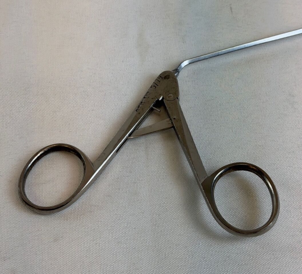 KARL STORZ 10370H Alligator D/A Grasping Forcep 3.3mm Jaws 2.5mm Shaft 50cm Long — photo 7