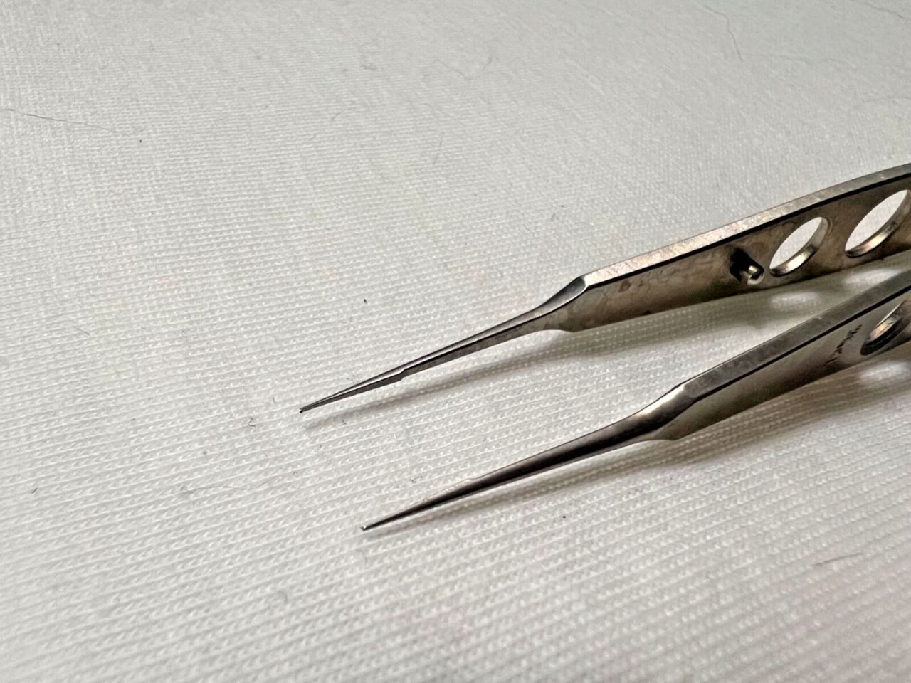 AMBLER SURGICAL 9532E Castroviejo Suturing Forceps 1x2 Teeth 0.12mm X 4-3/8" L — photo 2