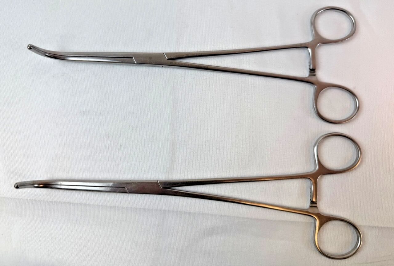 CODMAN 30-8073 Rumel Thoracic Forceps 9.25" Curved