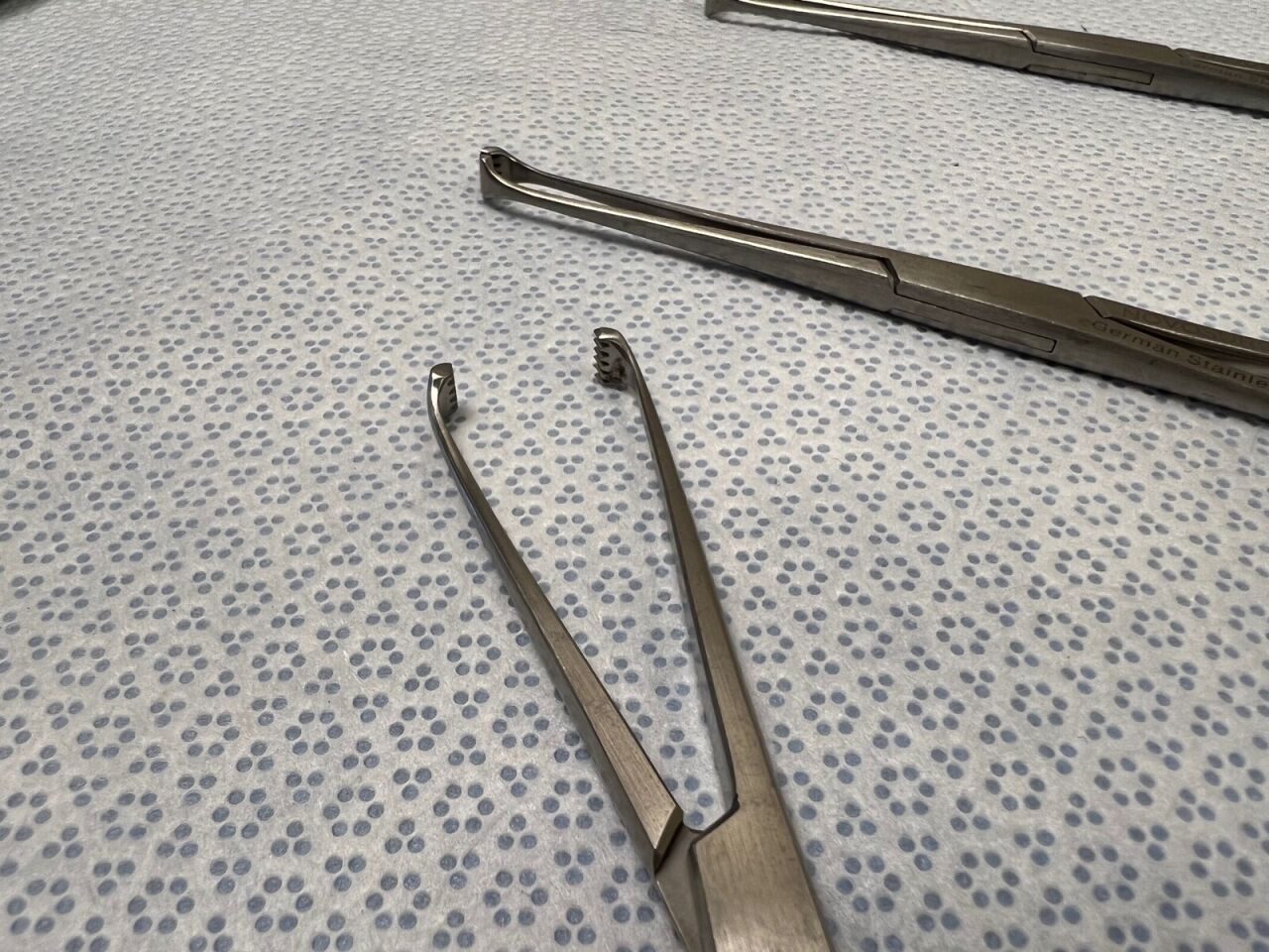 NOVO SURGICAL G6113-27 Surgical Allis Tissue Forceps 5 x 6 Teeth Set of 3 — photo 5
