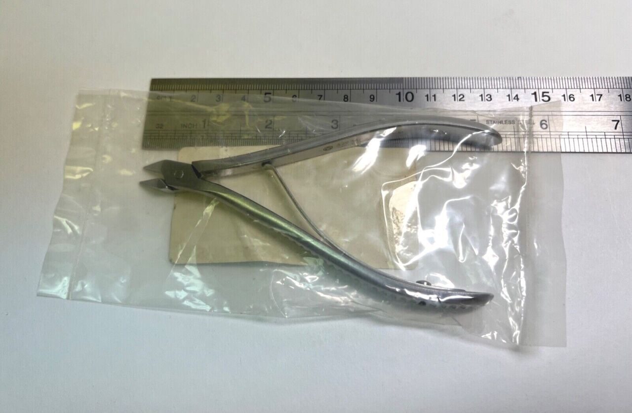 SYNTHES 329.14 US702 Universal Bending Pliers — photo 3