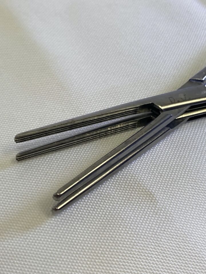 15 Piece V Mueller Codman & Sterilization Pan General ENT Thyroid Instrument Set — photo 5