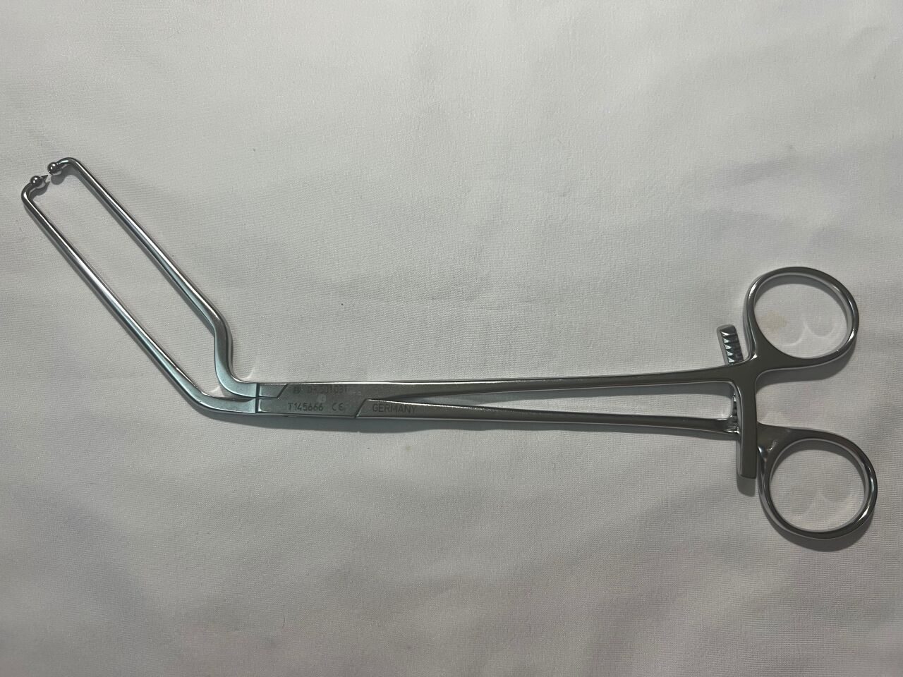 SYNTHES 03.501.031 MatrixRIB Large Plate Holding Forceps — photo 1