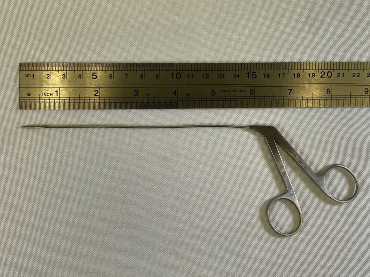 AESCULAP FD423R Fahlbusch Semi Rigid Grasping Forcep 2mm x 15cm — photo 10