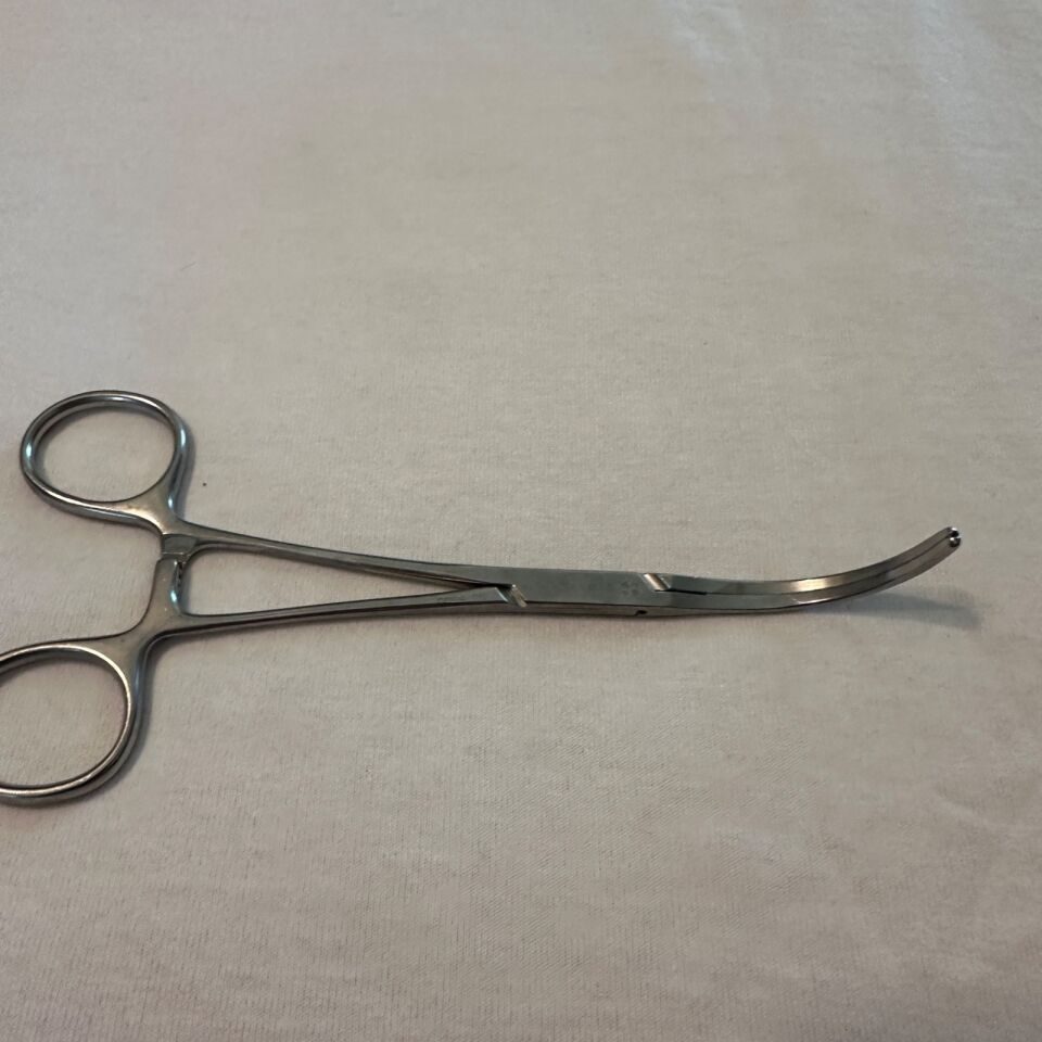SYMMETRY SURGICAL 55-6580 Cooley Peripheral Vascular Clamp 6 1/8" Length — photo 9