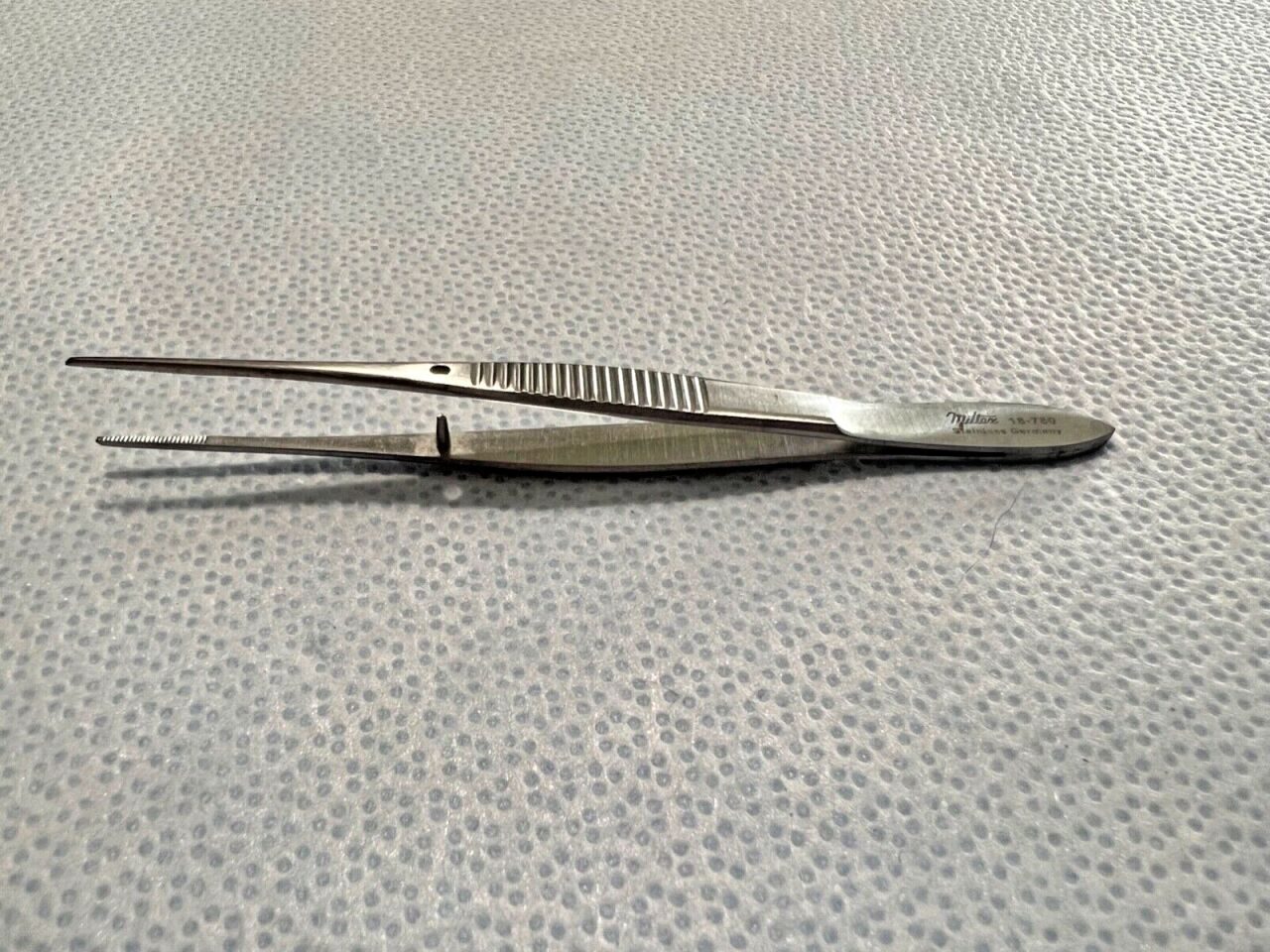 MILTEX 18-780 Ophthalmic Eye Dressing Forceps 0.8mm Serrated Tips X 4" Length