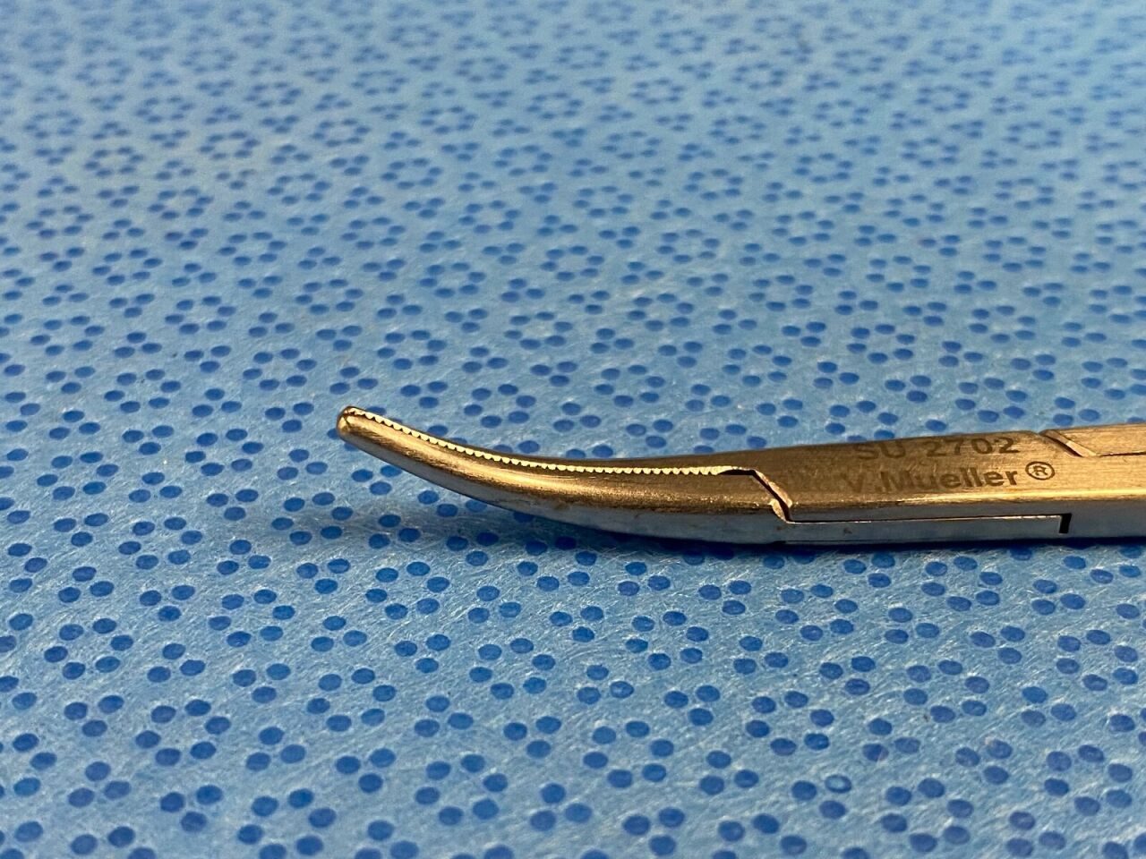 V. MUELLER SU2702 Halsted Mosquito Forceps Curved Jaw 5" — photo 3