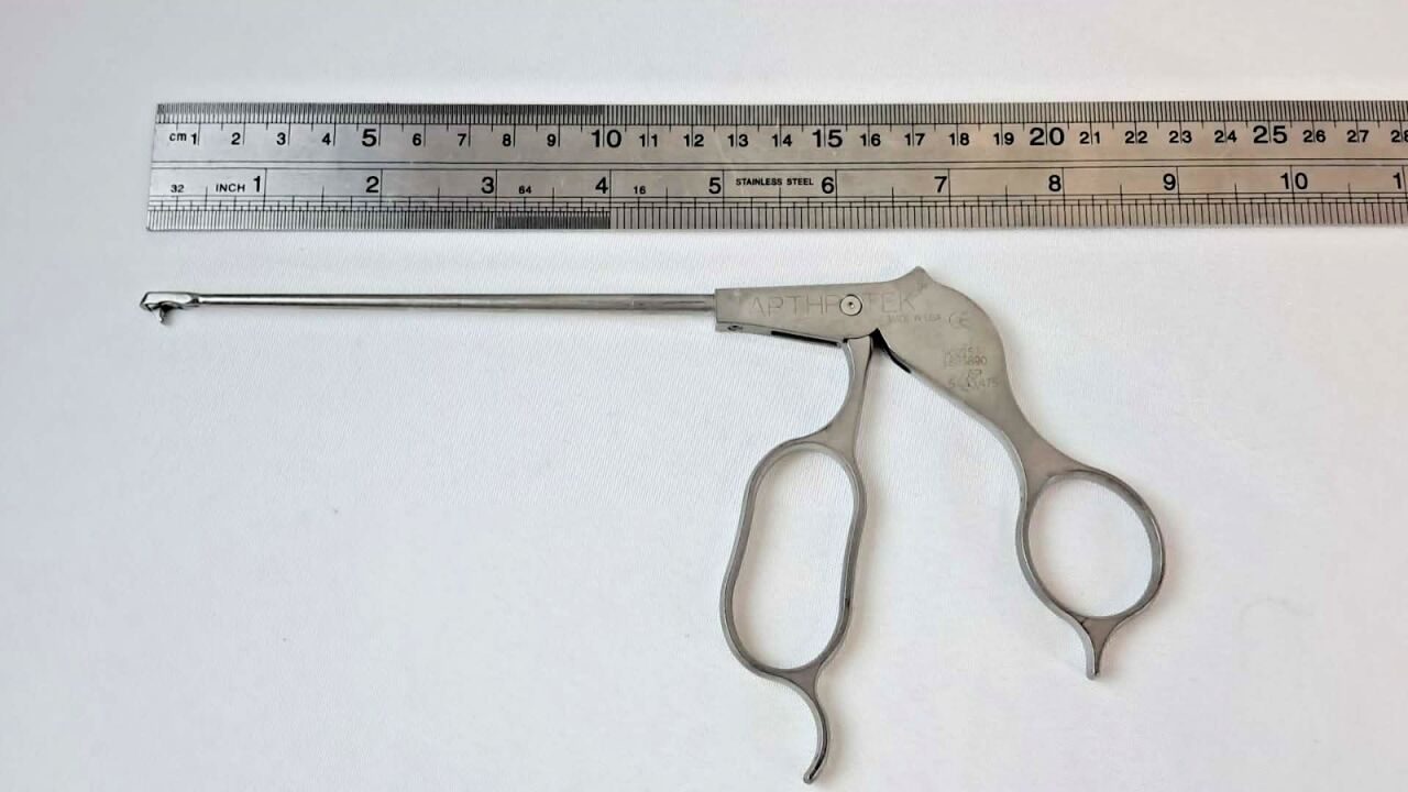 ARTHROTEK 902252 Arthroscopic 2.75mm Right BackBiter Punch — photo 5