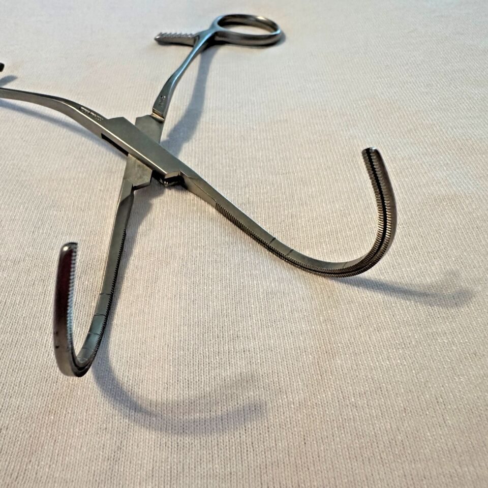CODMAN 37-1910 Cooley Classic Acutely Curved Calibrated Aorta Clamp — photo 7