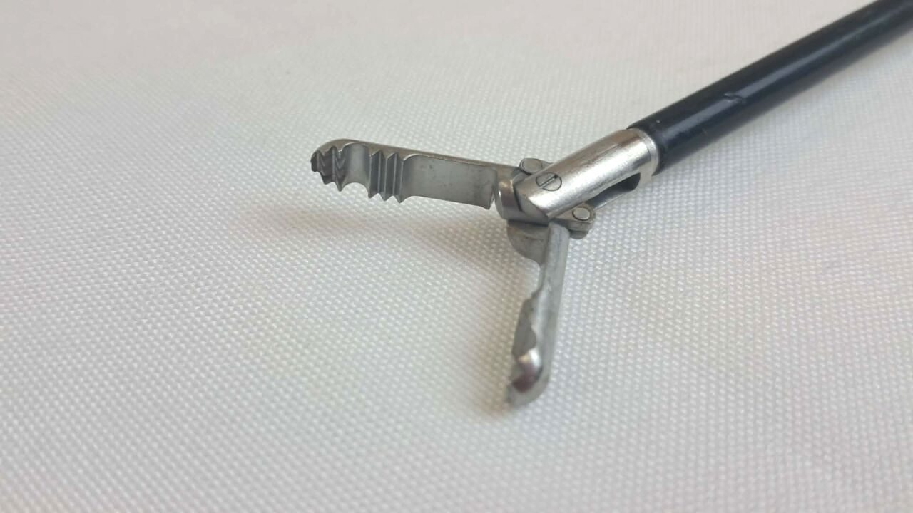 SNOWDEN-PENCER 90-3001 Mckernen Fundus Grasping Forceps 5mm D/A Laparoscopic — photo 4