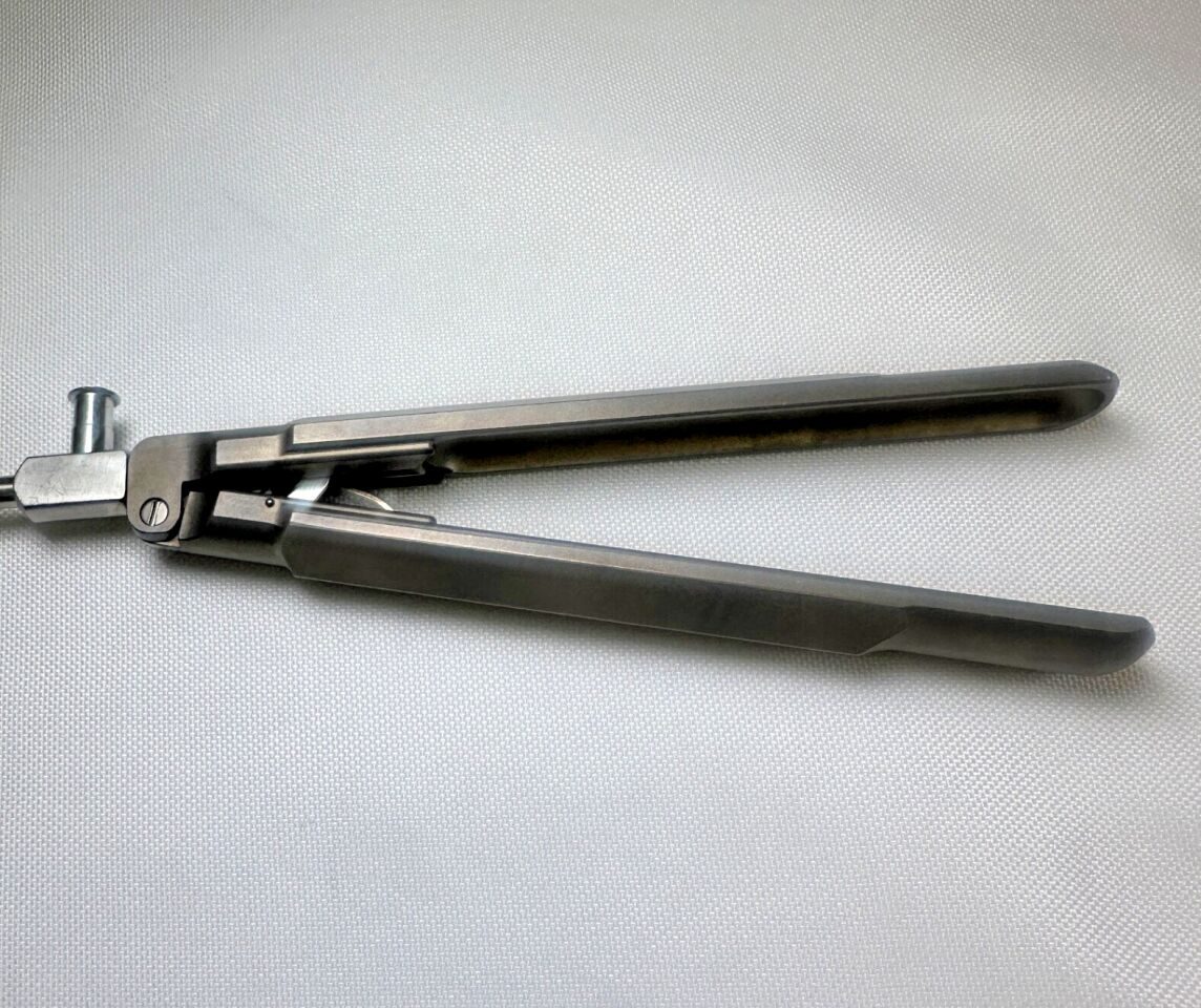 KARL STORZ 26173SC Szabo-Berci Parrot Jaw Laparoscopic Needle Holder — photo 3