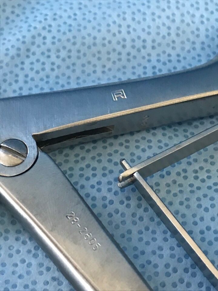 RICHARDS 28-2605 5mmX90deg Down Kerrison Rongeur 8" (20.3cm) Spine — photo 2