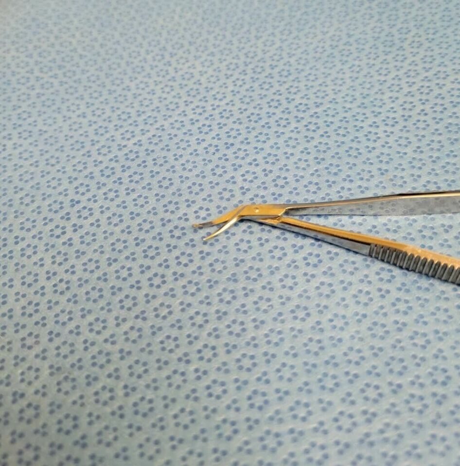 WECK 4.1" Micro Scissor Needle Holder Curved Angled Tip — photo 2