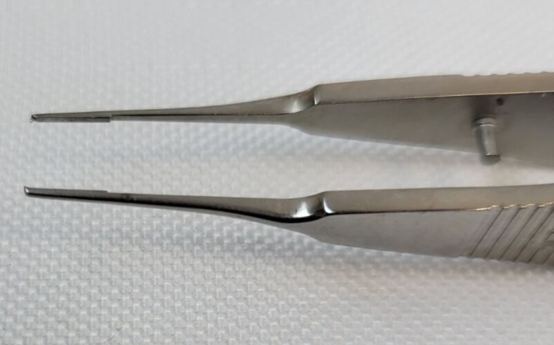 KARL STORZ E1797 Castroviejo Suturing Forceps — photo 2