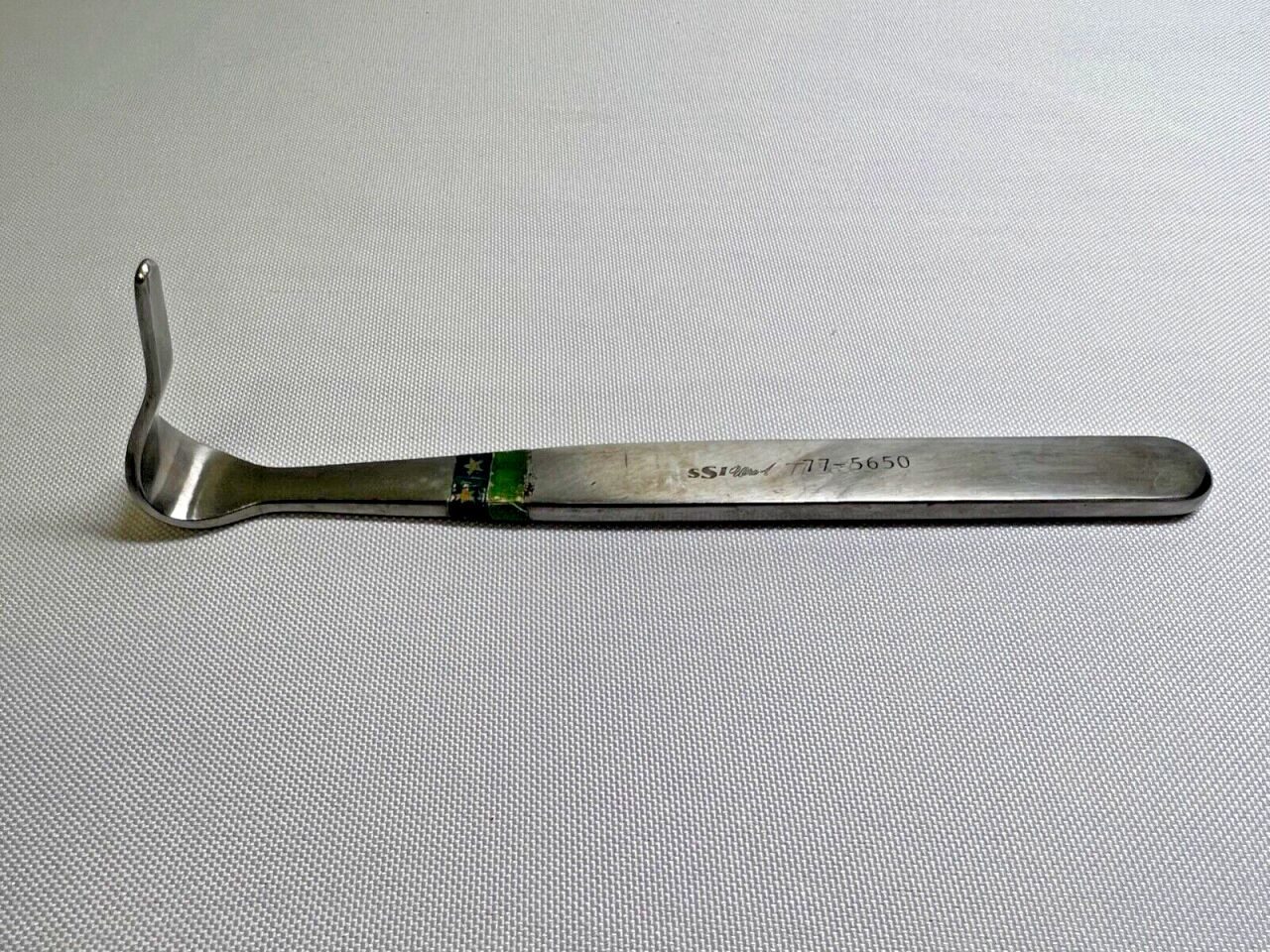 SSI ULTRA 77-5650 Distal Knee Retractor 9mm x 7"
