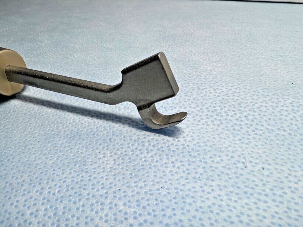 MEDTRONIC 808-043 Sofamor Danek Small Laminar Hook Trial — photo 2