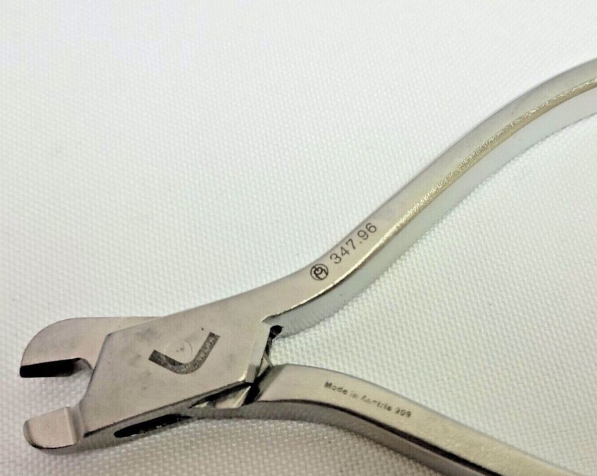 SYNTHES 347.96 Right Angle Craniofacial Bending Pliers — photo 2