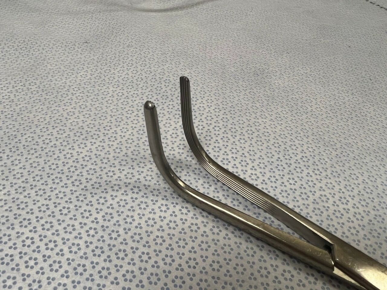 JARIT 305-395 Longitudinal Harrington-Mixter Forcep 12-1/4" Cross Serrated Tips — photo 5