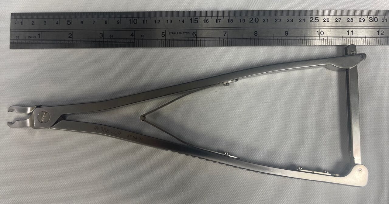SYNTHES 388.409 6mm Holding Forceps w/ Narrow Jaws, ClickX — photo 7