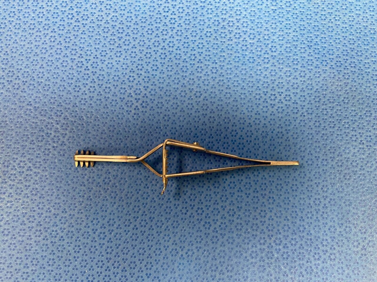 HERMANN H11863410 DIMEDA Retractor 4x4 Sharp Prongs
