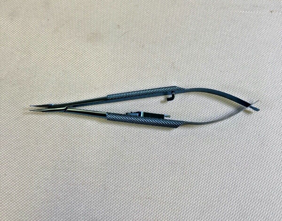 V. MUELLER OP0915-201 Mini Barraquer Needle Holder w/ Lock Titanium Fine 9mm Jaw