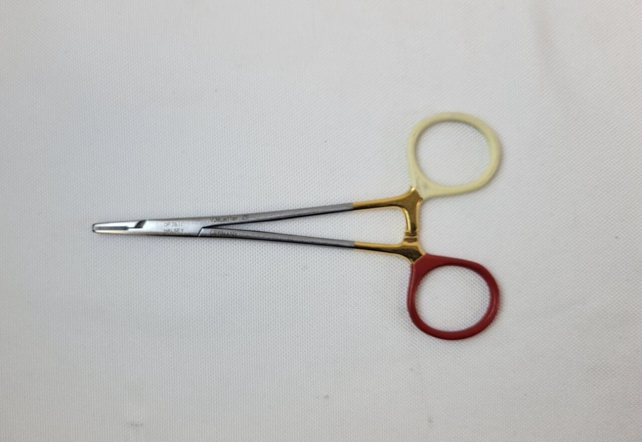 V. MUELLER OP7511 Vital Halsey Eye Needle Holder, Tungsten Carbide, 5" — photo 1