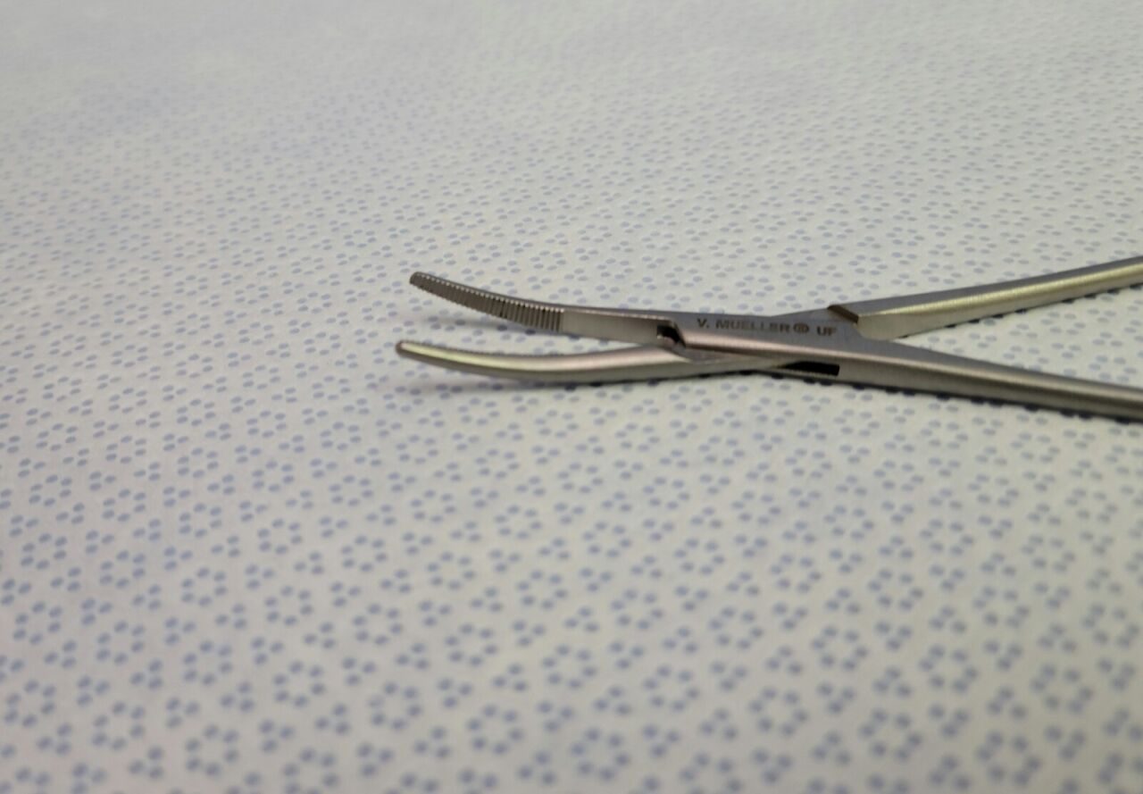 V. MUELLER SU2712 Providence Artery Forceps 5 1/2" Curved — photo 3