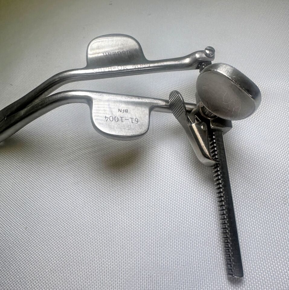 CODMAN 61-1004 Vertebrae Spreader Ratcheted Retractor Neuro Surgical — photo 5