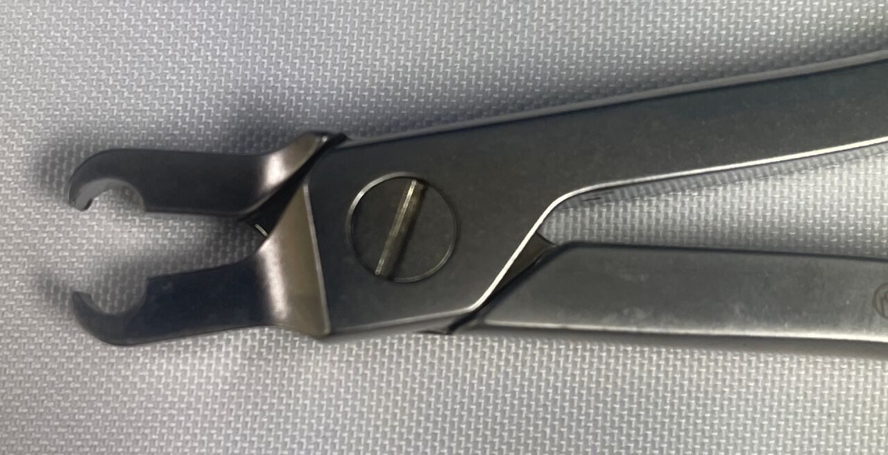 SYNTHES 388.409 6mm Holding Forceps w/ Narrow Jaws, ClickX — photo 6