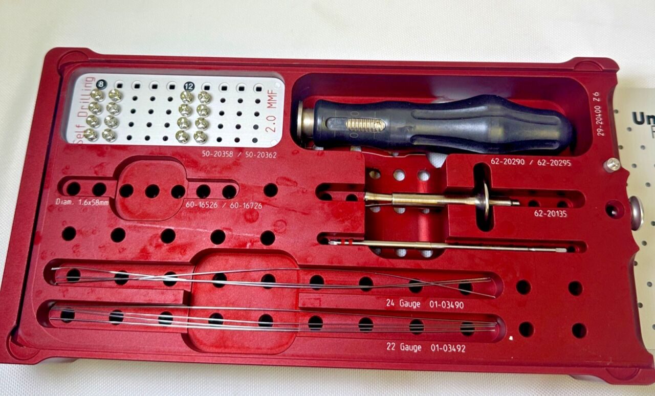 STRYKER Various Maxillomandibular Fixation Leibinger Teeth Wiring Set — photo 4