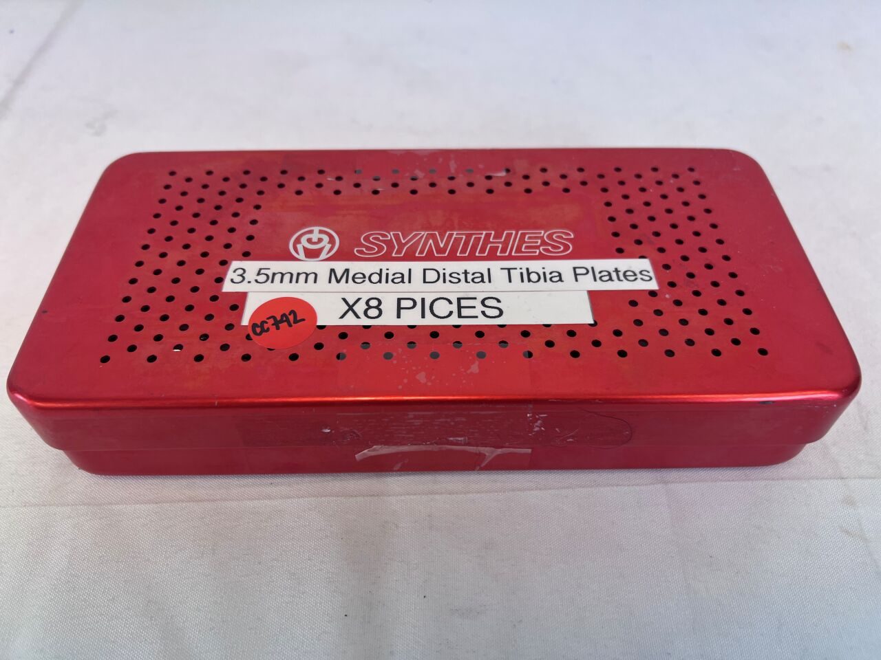 SYNTHES Various 3.5mm Metal Distal Tibia Plates Set — photo 2