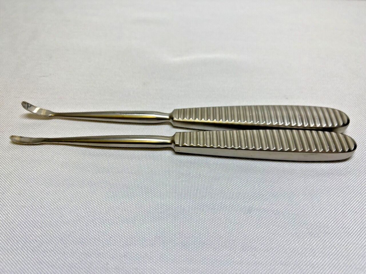 CODMAN 65-1121 Sharp & Slight Curved Periosteal Elevators Lot of 2
