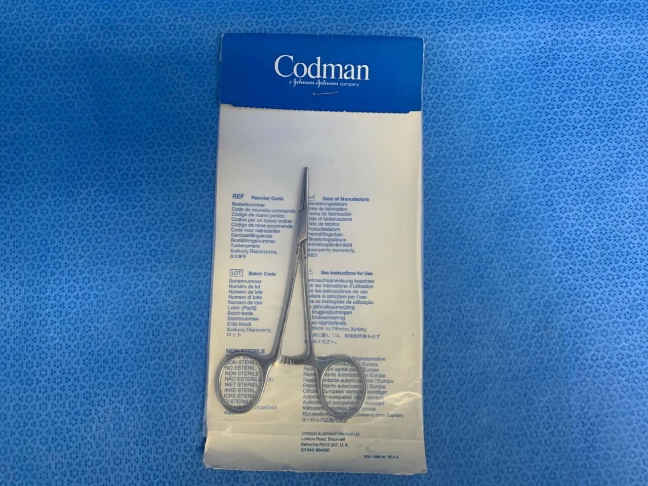 CODMAN 30-4105 Halsted Hemostatic Forceps Straight 1X2 Teeth 5"
