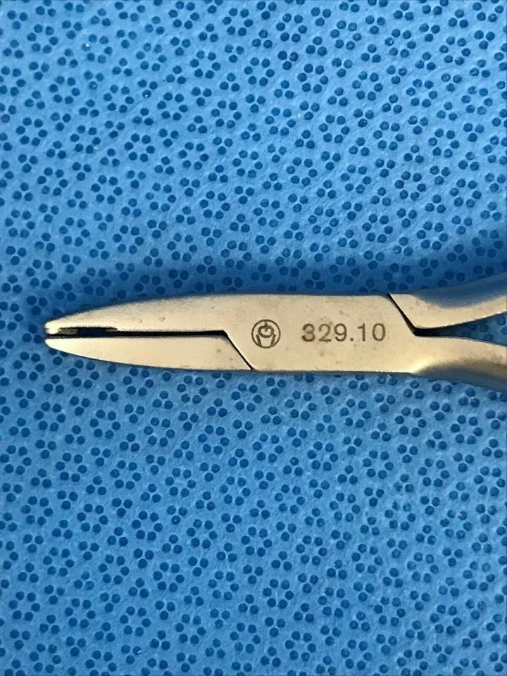 SYNTHES 329.10 Plate Bending Pliers — photo 2