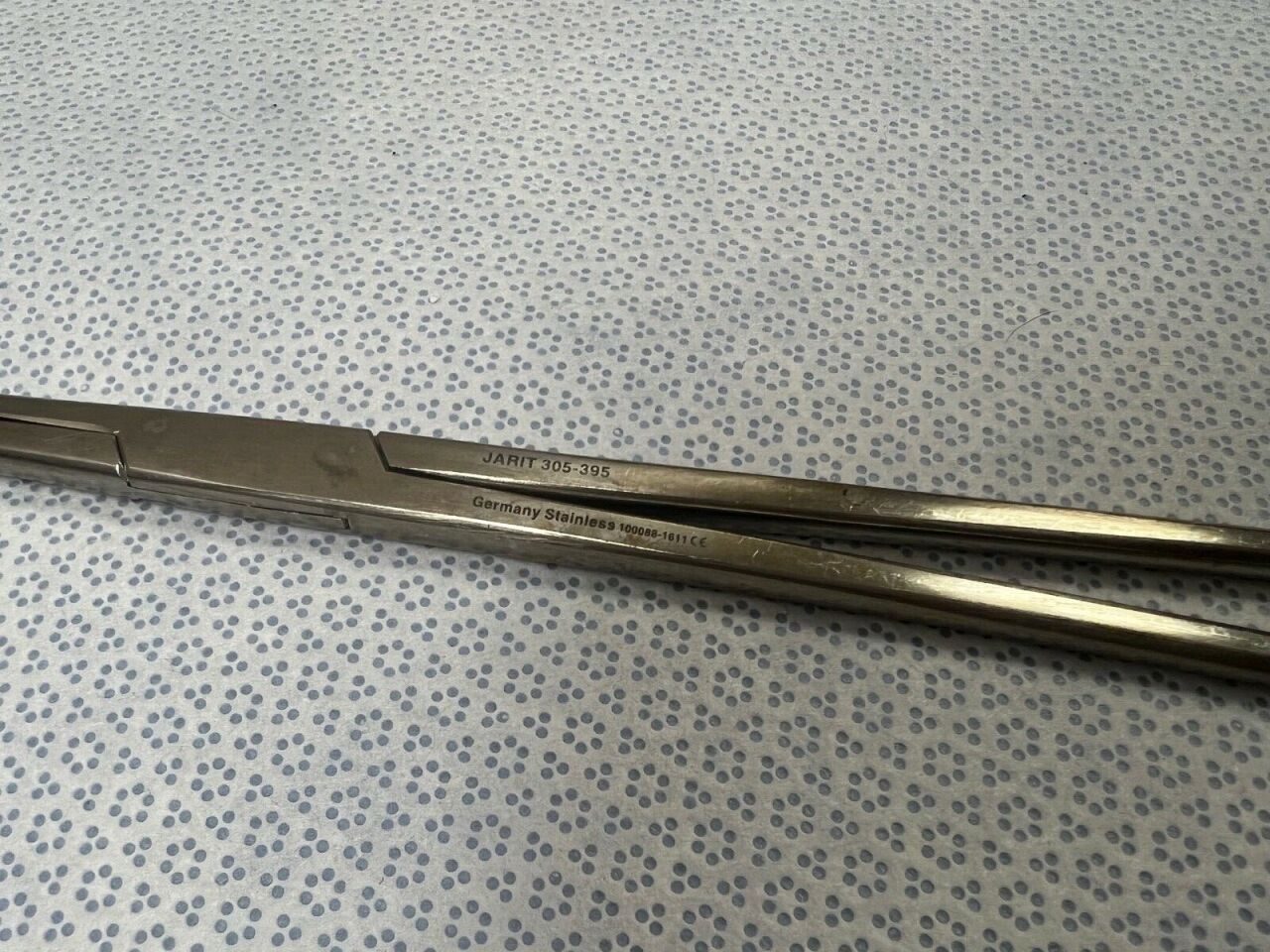 JARIT 305-395 Longitudinal Harrington-Mixter Forcep 12-1/4" Cross Serrated Tips — photo 3