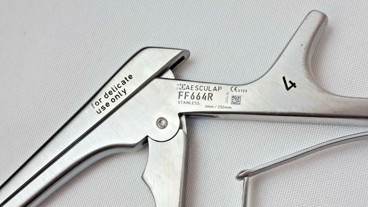 AESCULAP FF664R Kerrison Bone Punch Rongeur 4mm 130° Up 7 7/8 Thin Footplate — photo 3