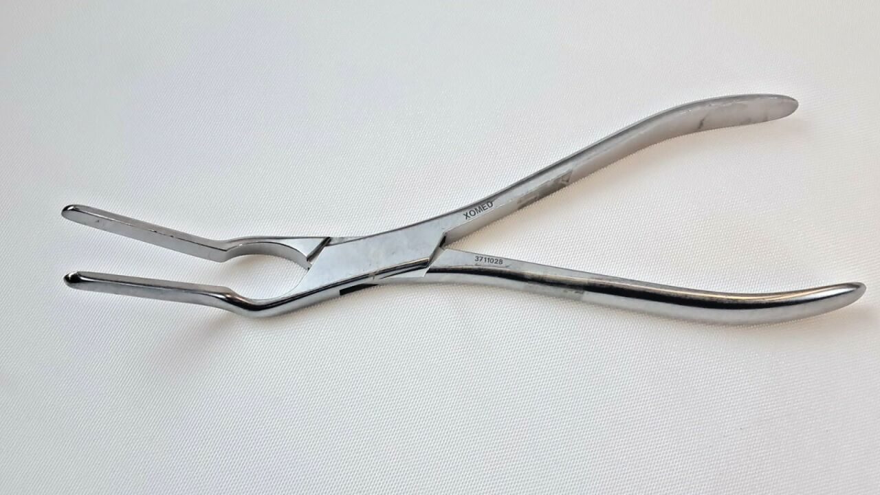 MEDTRONIC/ XOMED 3711028 Asch Septum Straightening Forceps 9" ENT — photo 1