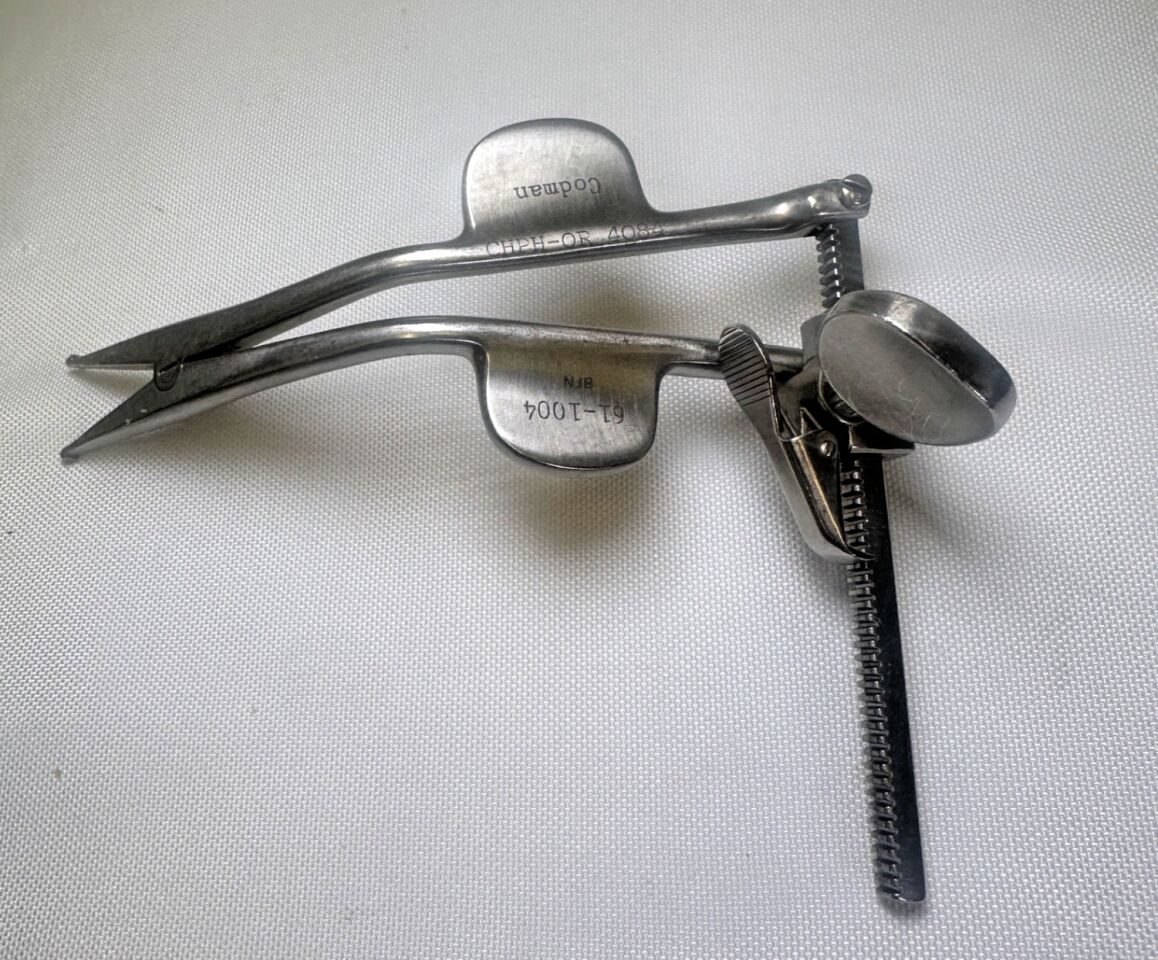 CODMAN 61-1004 Vertebrae Spreader Ratcheted Retractor Neuro Surgical