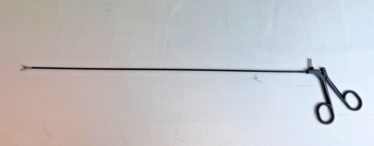 3mm x 44cm Insulated D/A Peanut Grasping Forcep OBGYN Urology Monopolar Peanut Grasping Forcep — photo 1
