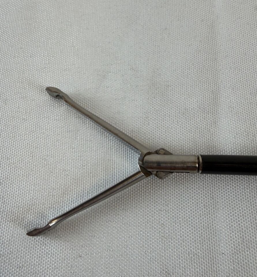 GERMAN STAINLESS ARO90516 5mm x 35cm Insulated Rotating Babcock Grasper — photo 3