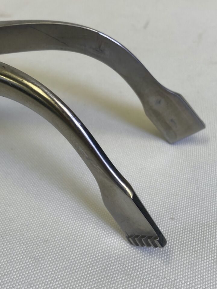 KOROS Custom 11" Surgical Lamina Spreader w/ Teeth Ratchet — photo 4