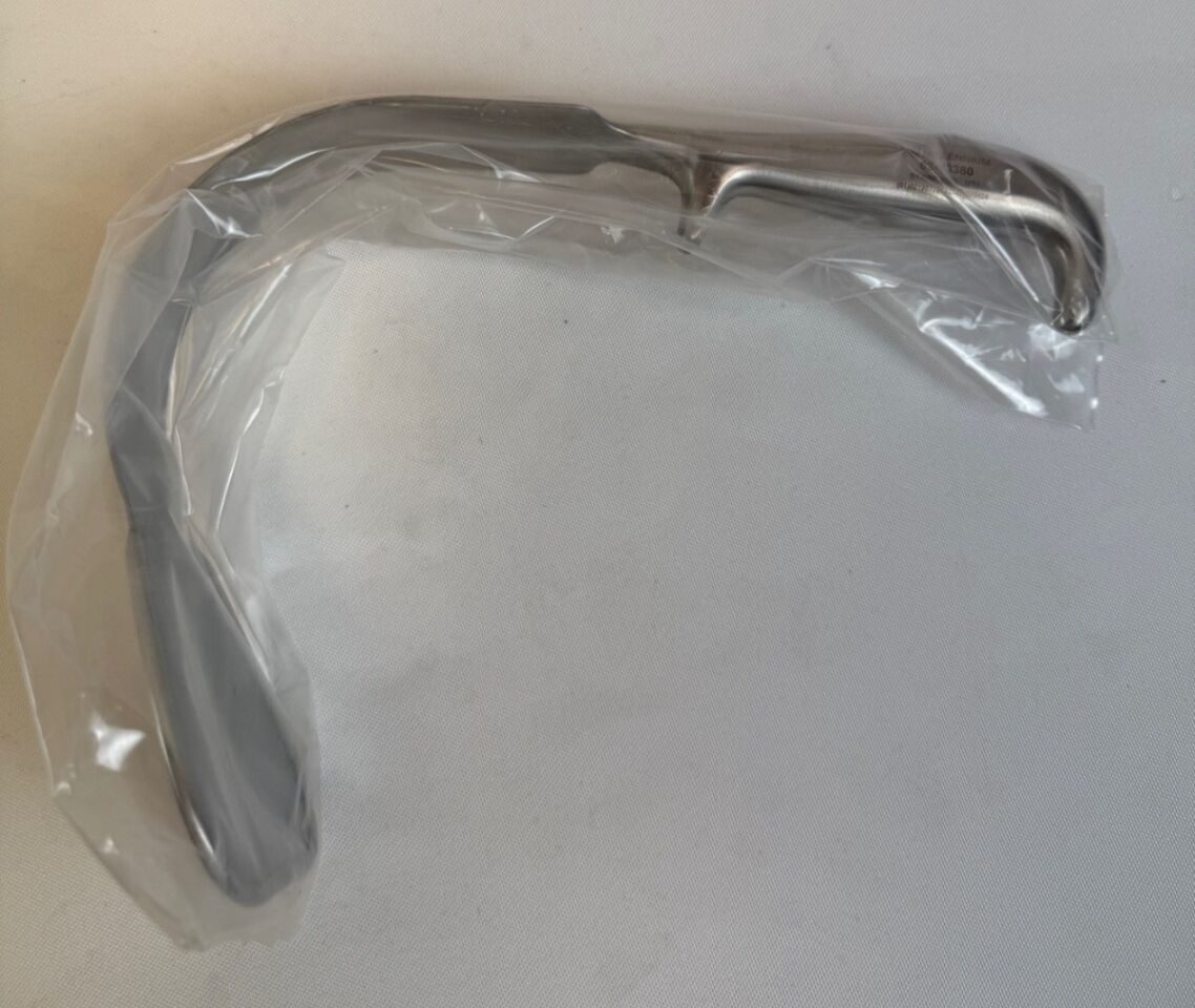 MILLENNIUM SURGICAL 63-13380 B.E. Glass Abdominal Retractor 6" x 3.25" Blade