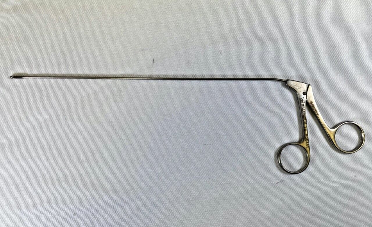 MILLENNIUM SURGICAL 13-506455 Micro Laryngeal Kleinsasser Cup Forcep 2mm x 23cm — photo 1