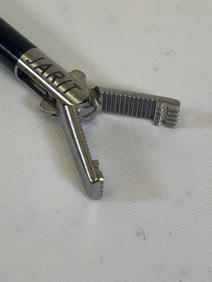 JARIT 625-113LL RotoLok Atrau-Allis Grasping Forcep Locking Lever 5mm x 332mm — photo 7