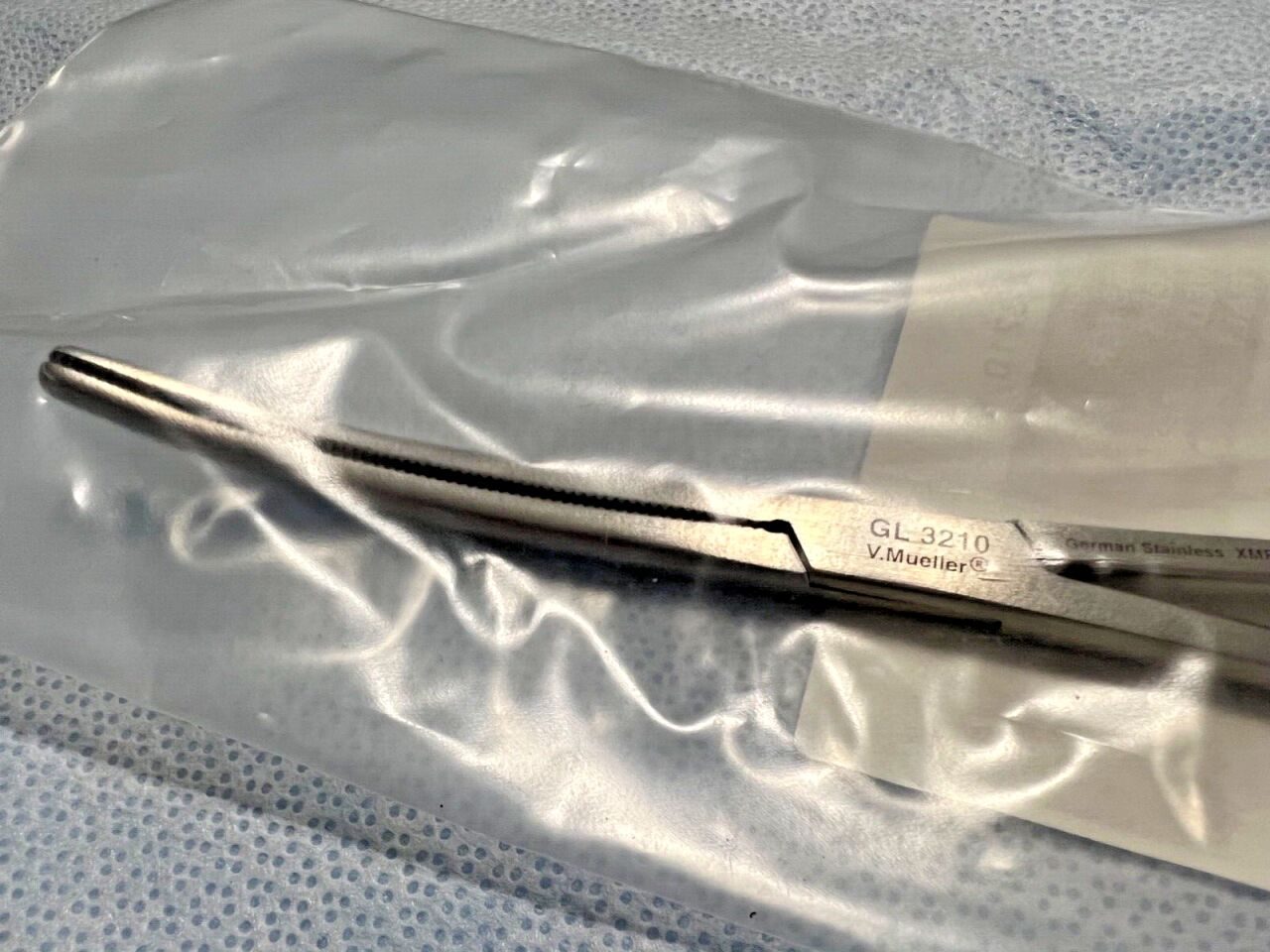 V. MUELLER GL3210 Rochester-Pean Hysterectomy Forceps Curved Serrated 8-7/8" — photo 3