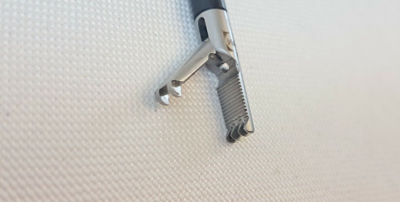 AESCULAP PO749R / PO951R AdTec Monopolar Claw Grasper Forcep 2x3 Teeth 5mm — photo 4