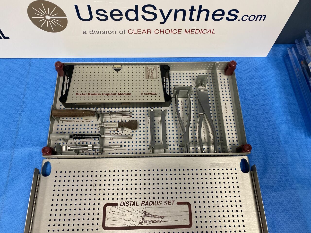 SYNTHES Distal Radius Implant & Instrument Set — photo 7
