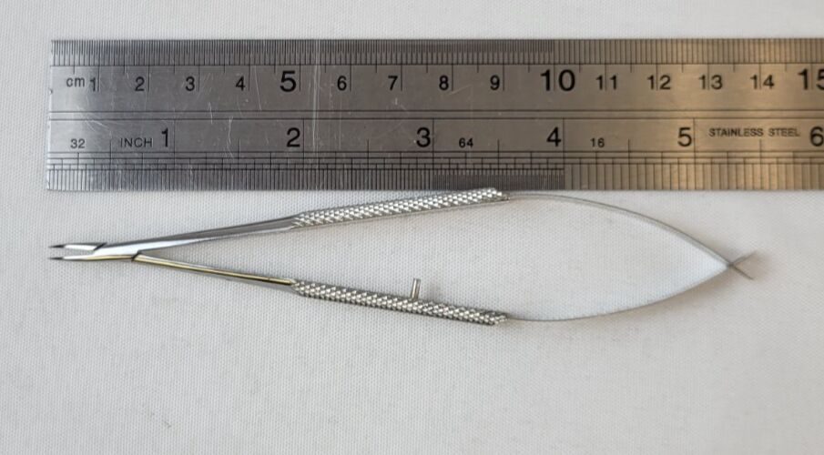 Barraquer Needle Holder, Curved, Smooth Jaws, Spring Handle, 5-1/2" — photo 7